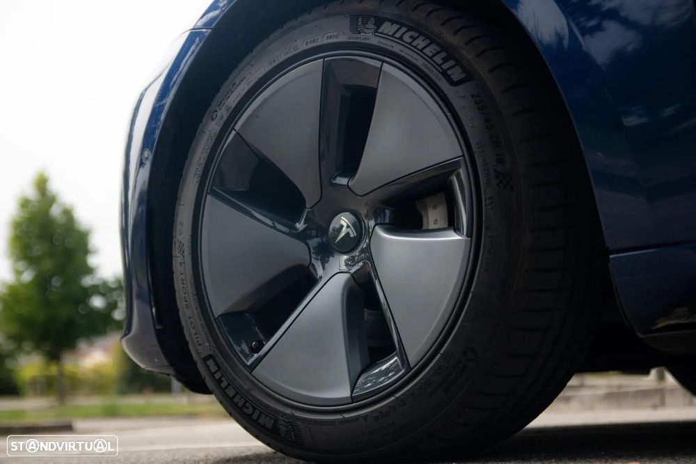 Tesla Model 3 Long-Range Dual Motor AWD - 58