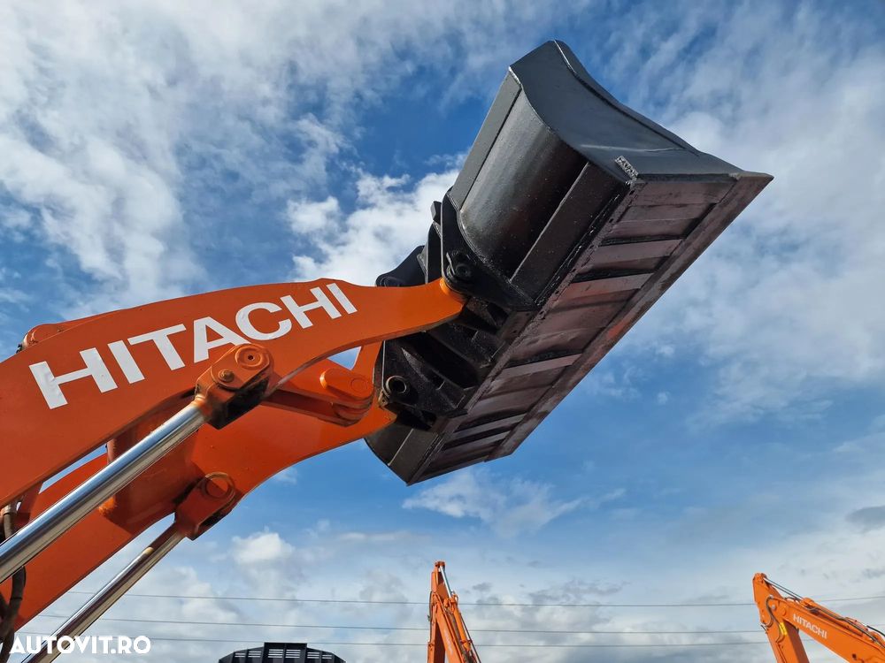 Hitachi ZW220-6, cupa 3,5mc, 2018, 10.546h, produs in JAPONIA, Anv 23,5R25 80% ok, Masa operationala 20 tone, camera luat vederi spate, consum mediu 10,5l/ora, Stare foarte buna, posibilitate leasing 3 ani, AC Climatronic, computer in PROMOTIE 53.900 EUR+Tva - 22