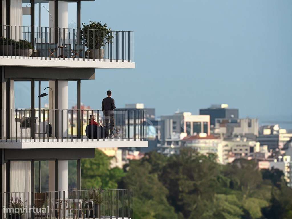 Apartamento T4 com varanda e estacionamento no Campo Grande - Grande imagem: 3/66