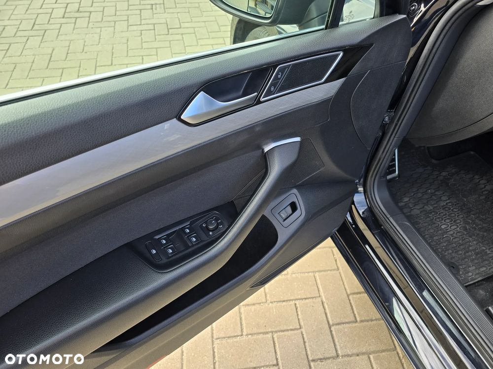 Volkswagen Passat Variant - 25