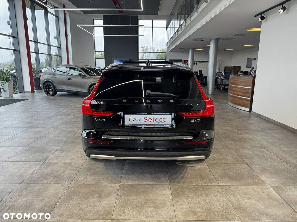 Volvo V60 Cross Country - 8