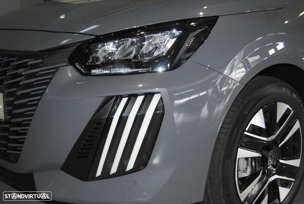 Peugeot 208 1.2 Hybrid Allure e-DCS6 - 12