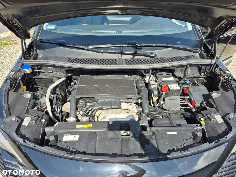 Peugeot 3008 1.2 PureTech Allure S&S EAT8 - 33
