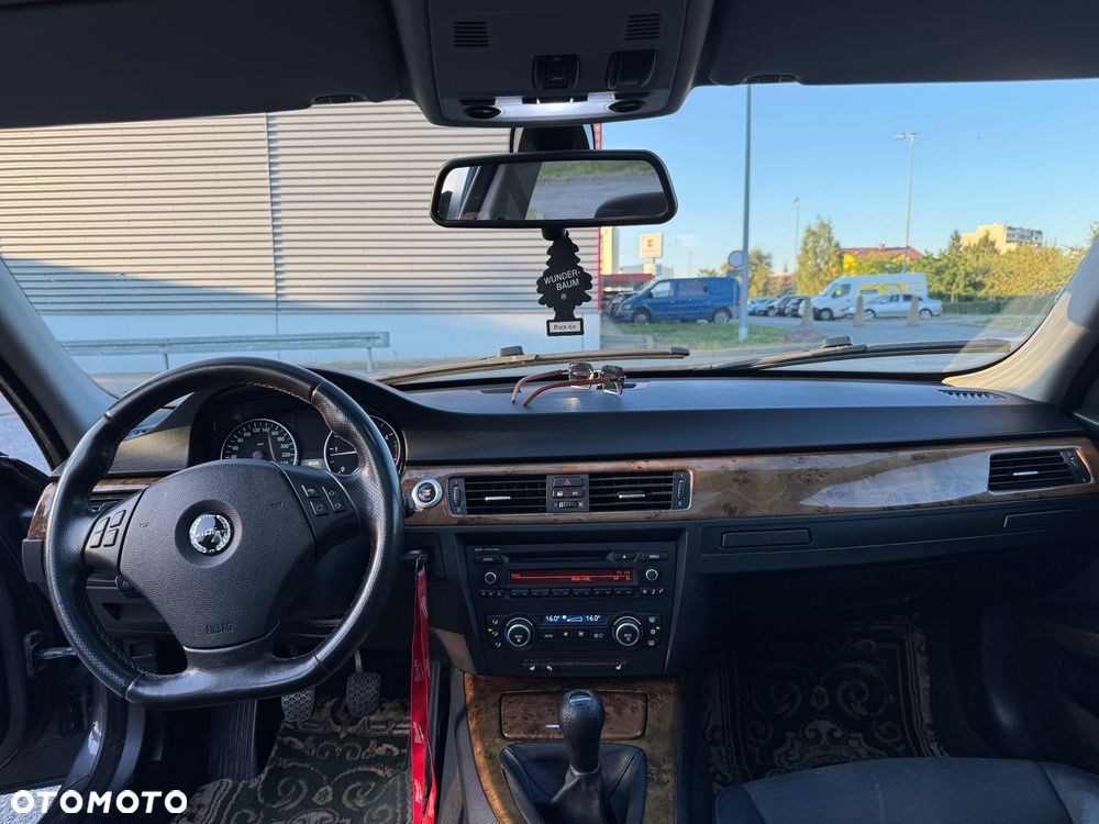 BMW Seria 3 320d - 17