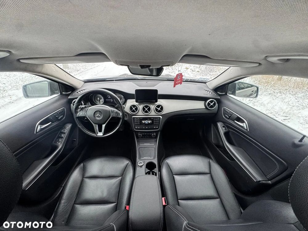 Mercedes-Benz GLA 250 4Matic 7G-DCT AMG Line - 24