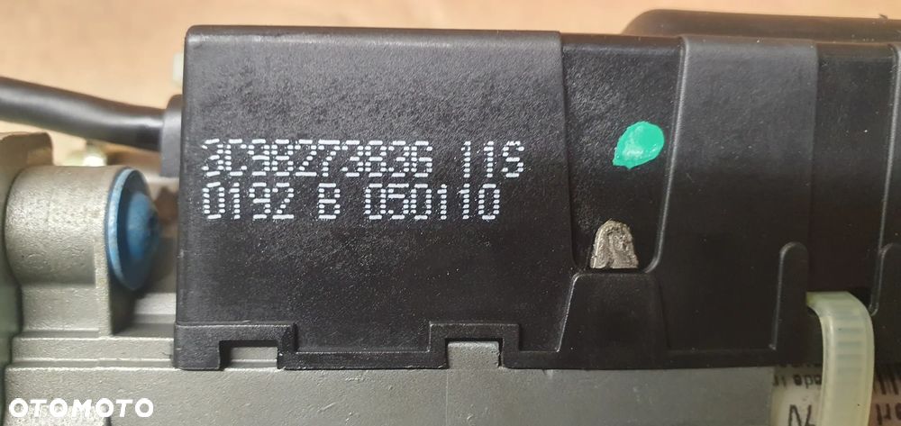 Silnik siłownik klapy bagażnika lewy VW Passat B6 3C9827383G - 7