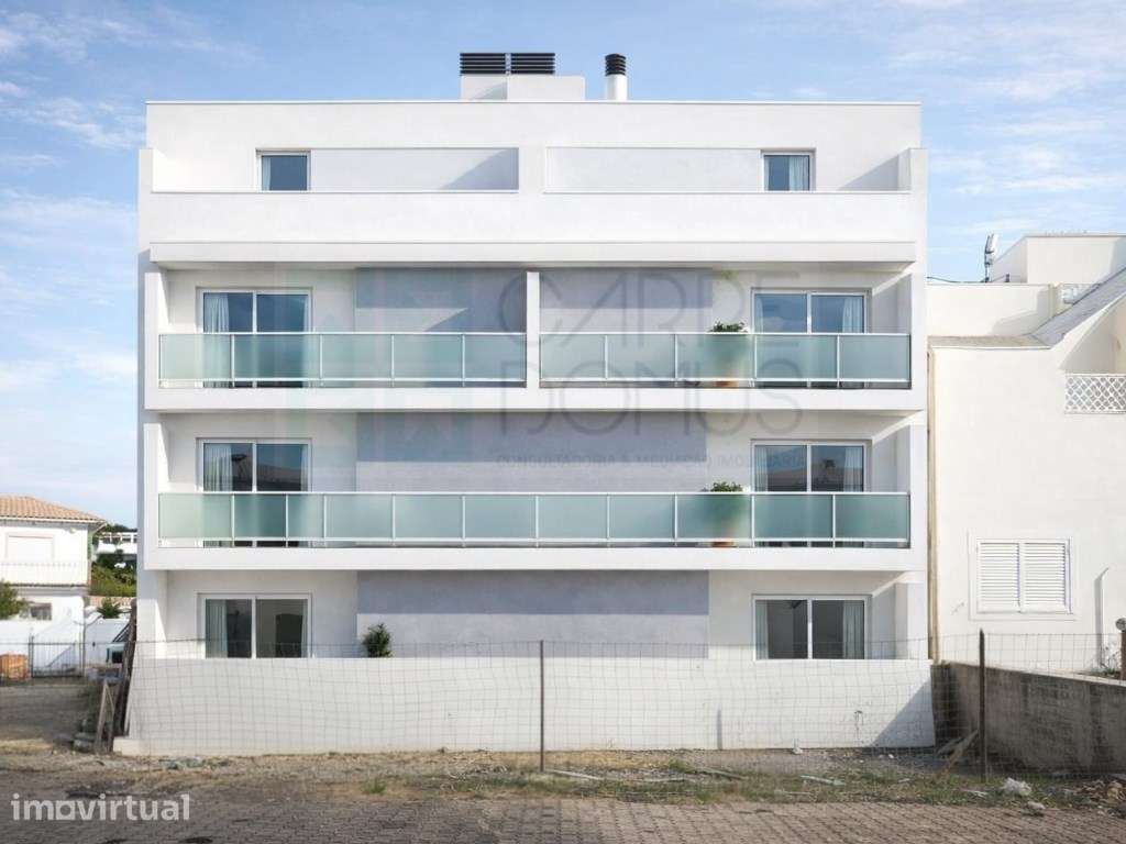 Apartamento T2 no 1º andar com Suíte e Varandas - Grande imagem: 3/5