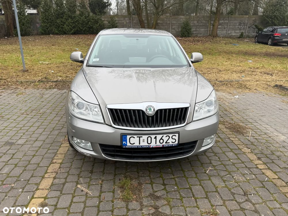 Skoda Octavia 1.6 Ambiente - 12