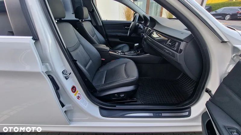 BMW Seria 3 - 32