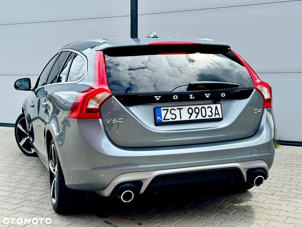 Volvo V60 D4 Geartronic R-Design - 21