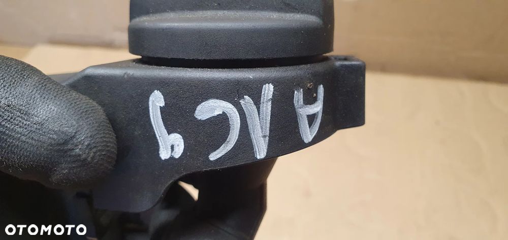 Wlew oleju korek Mercedes W169 2.0 CDI A6400100369 - 6