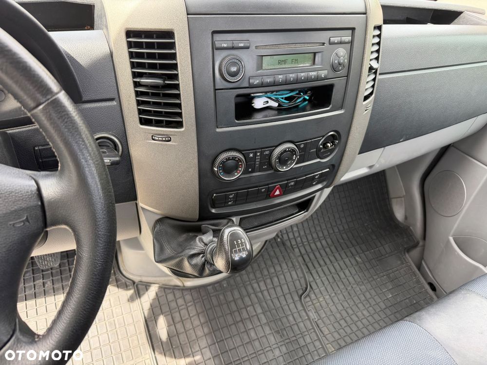 Mercedes-Benz Sprinter - 13