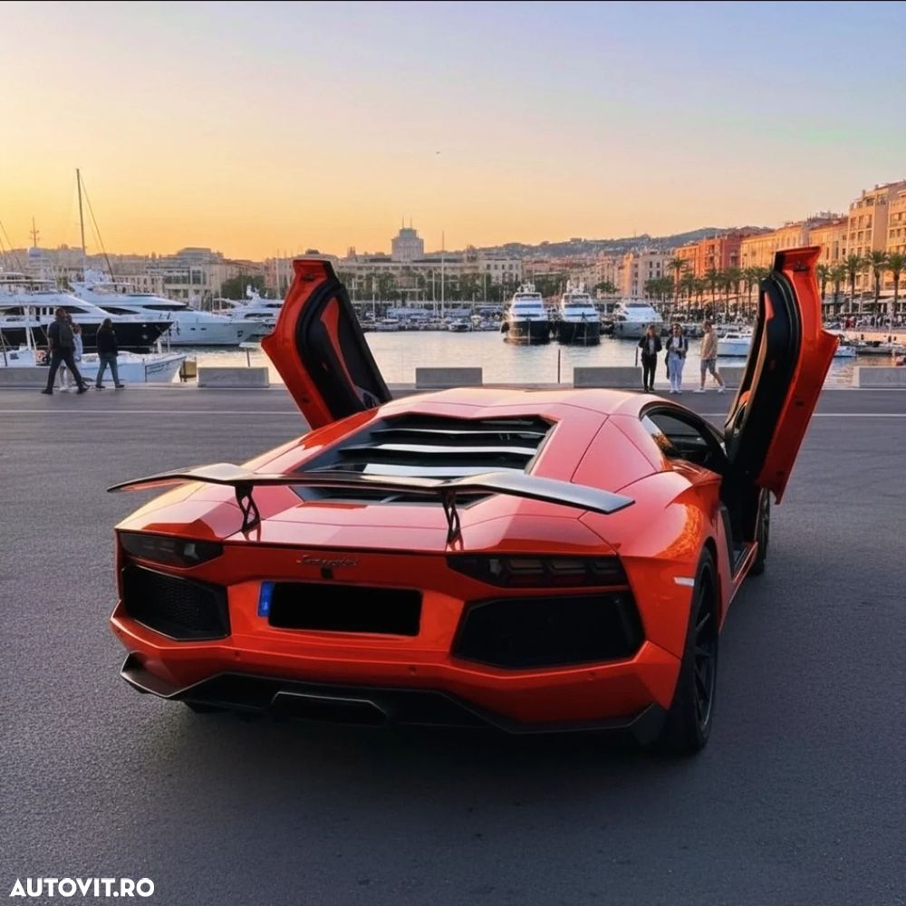 Lamborghini Aventador - 10