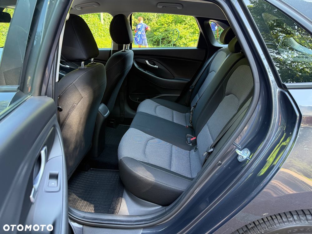 Hyundai i30 1.5 DPI Classic + - 7