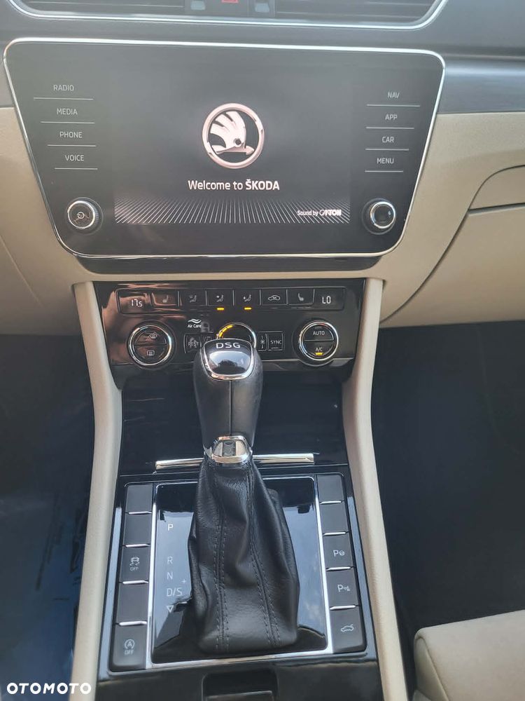 Skoda Superb 2.0 TDI DSG Premium Edition - 13