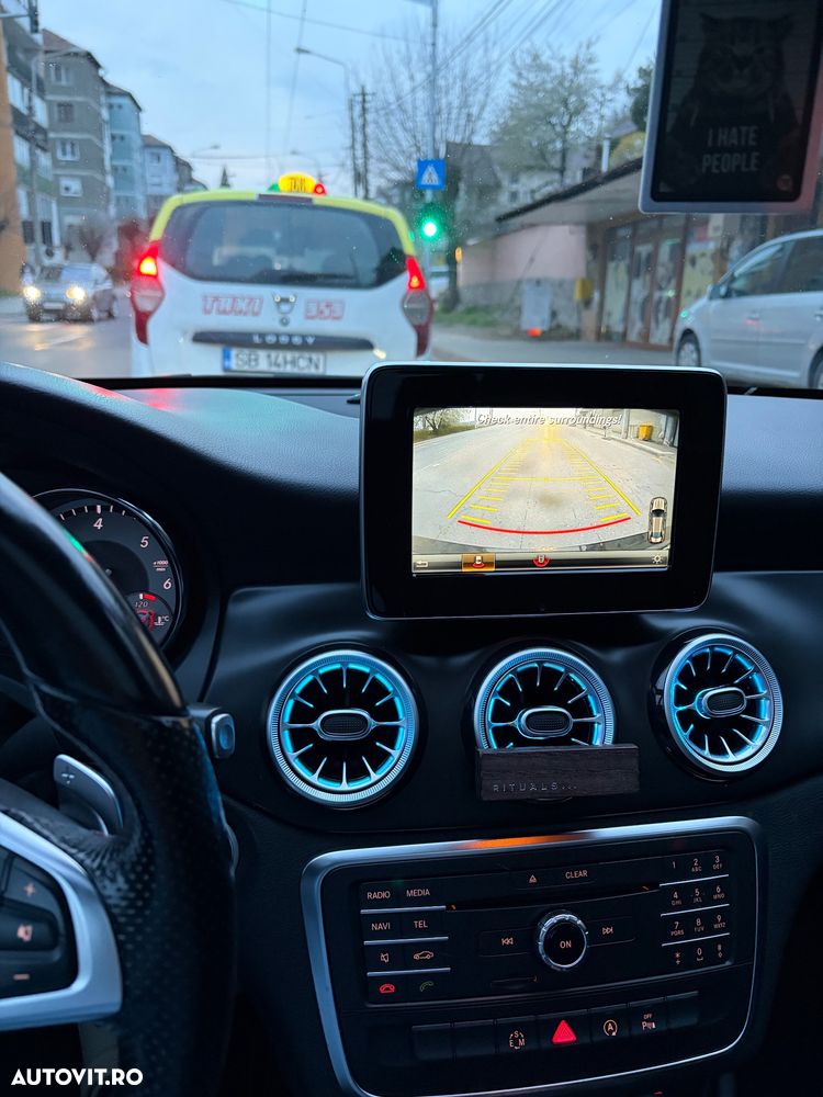 Mercedes-Benz CLA - 12