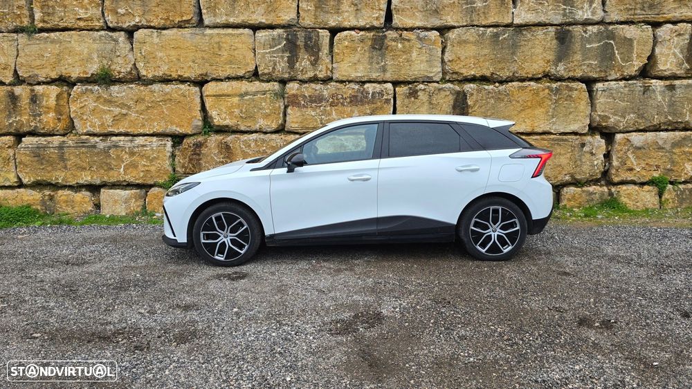 MG MG4 64 kWh Luxury - 3