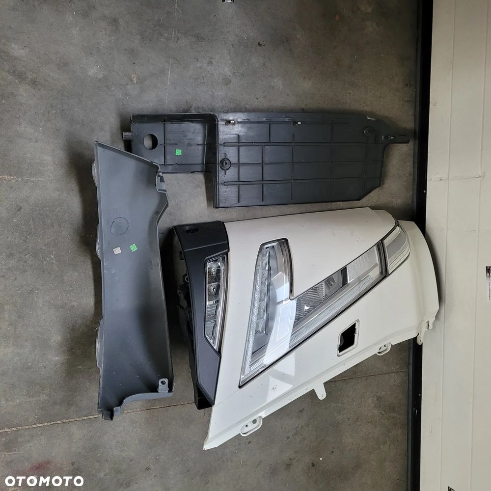 LAMPA GARNEK ZDERZAK VOLVO FH5 PRAWA ORYGINAŁ CHWALIM116 - 2