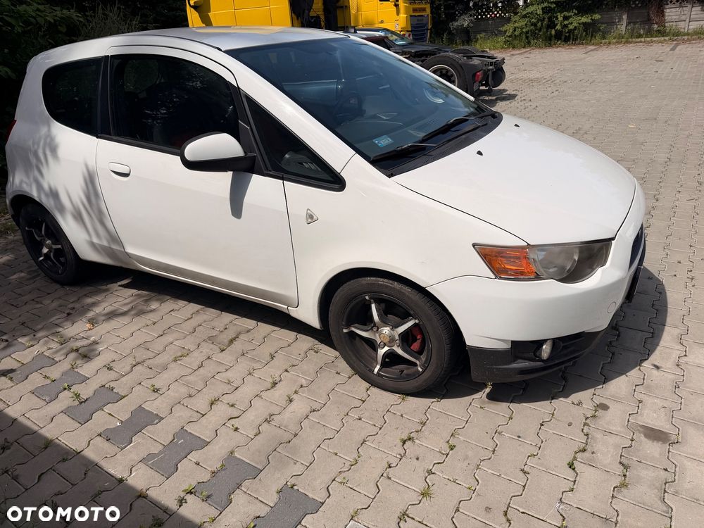 Mitsubishi Colt - 2