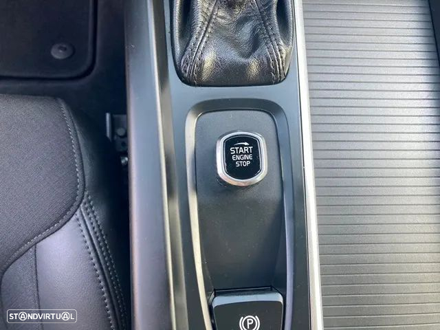 Volvo V60 2.0 D3 Momentum Core Geartronic - 25
