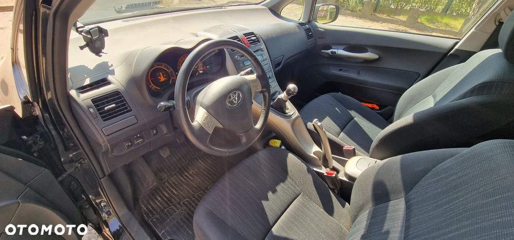 Toyota Auris - 10