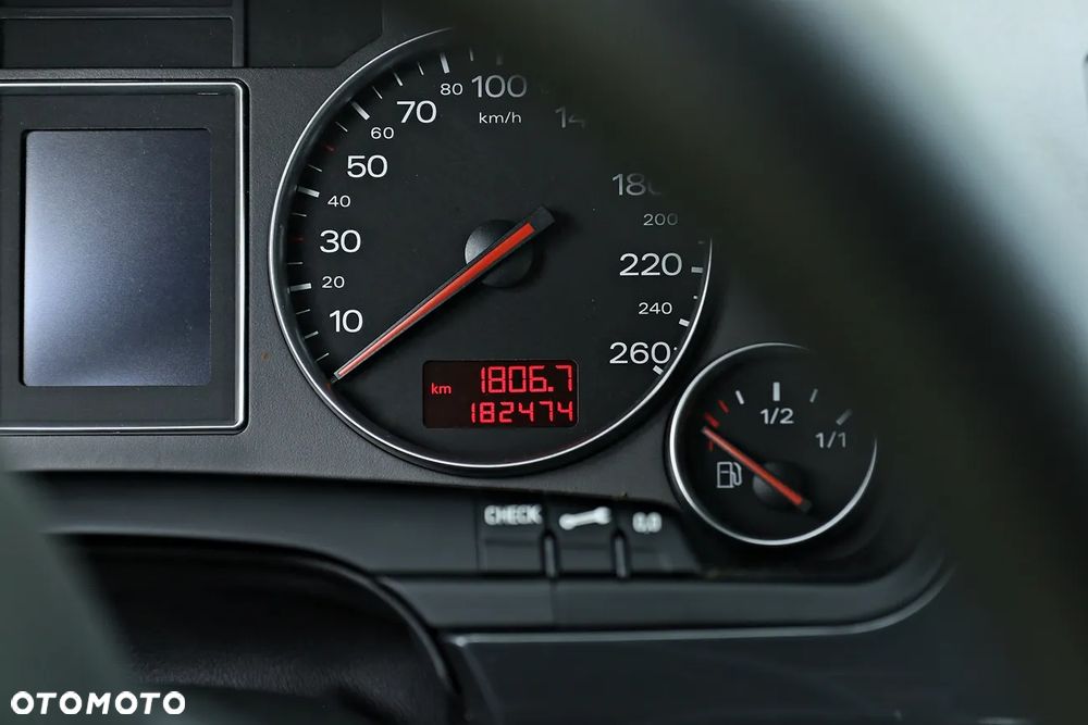 Audi A4 Limousine - 28