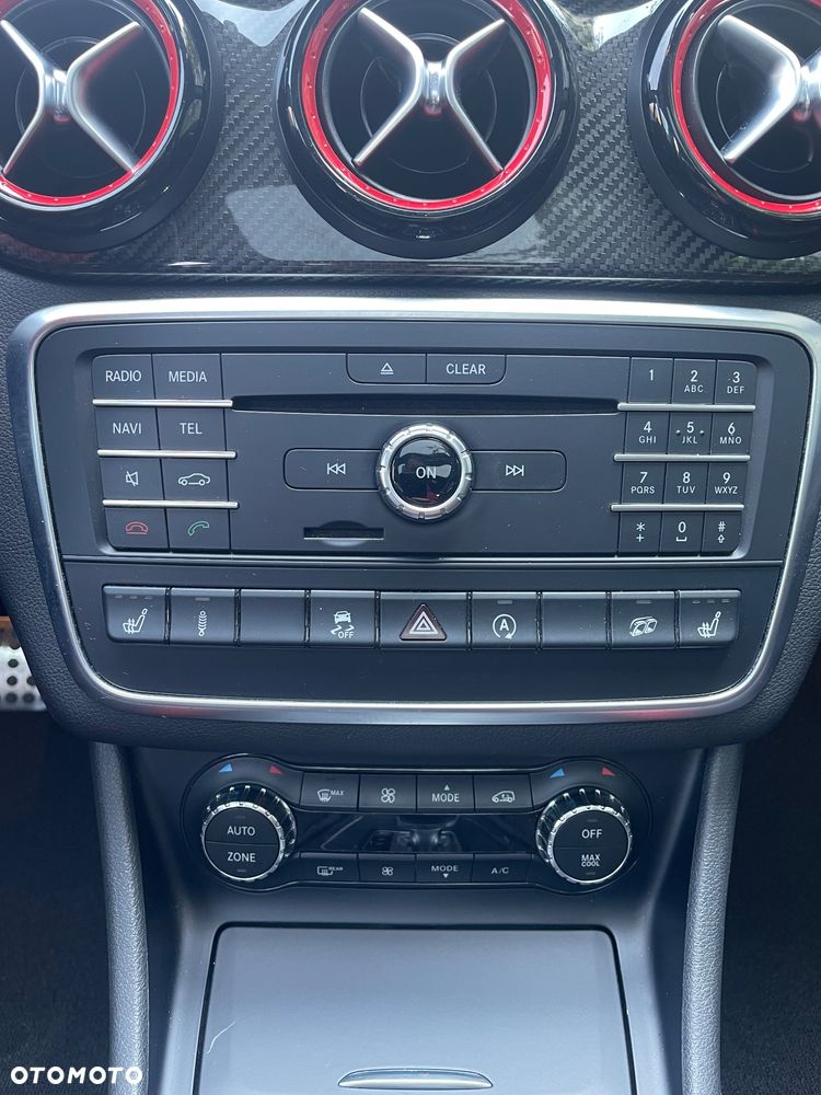 Mercedes-Benz GLA - 10
