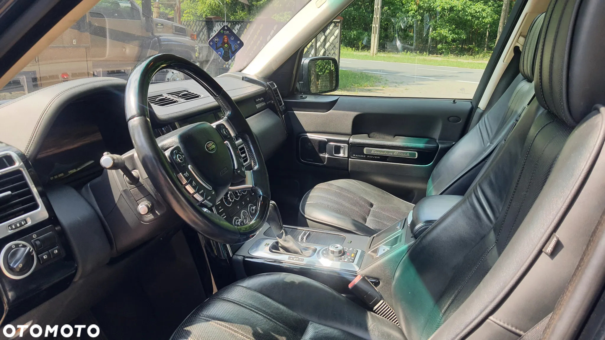 Land Rover Range Rover - 16