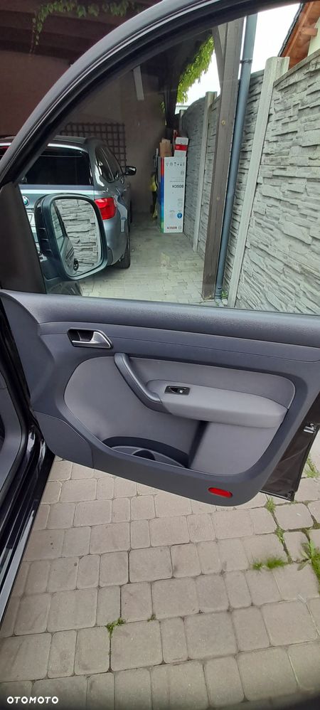 Volkswagen Caddy Comfortline BMT - 21