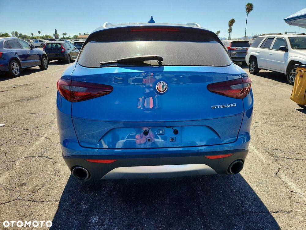 Alfa Romeo Stelvio - 7