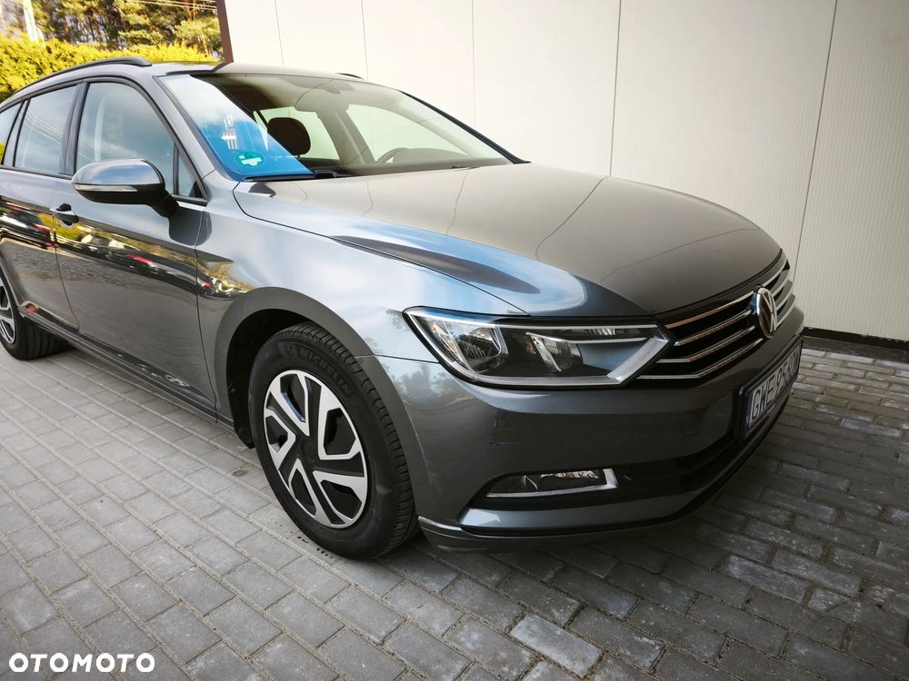 Volkswagen Passat - 12
