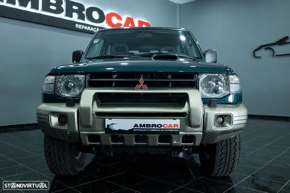 Mitsubishi Pajero - 2