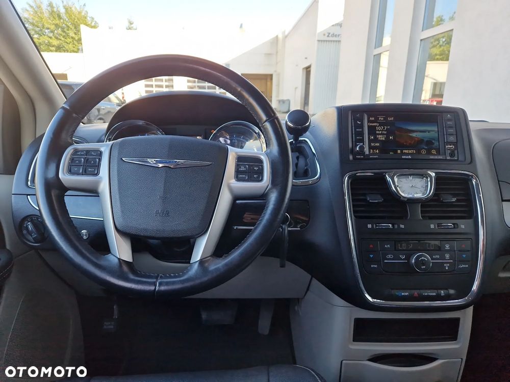 Chrysler Town & Country 3.6 Touring - 13