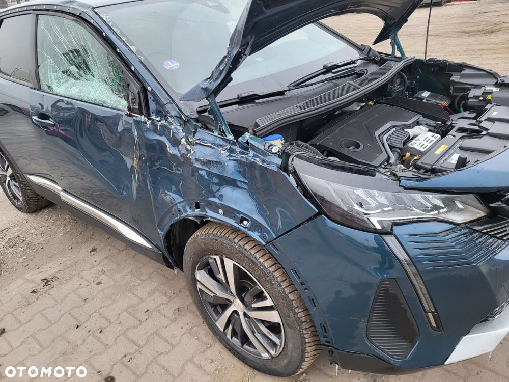 Peugeot 3008 1.2 PureTech mHEV Active Pack S&S e-DCS6 - 32