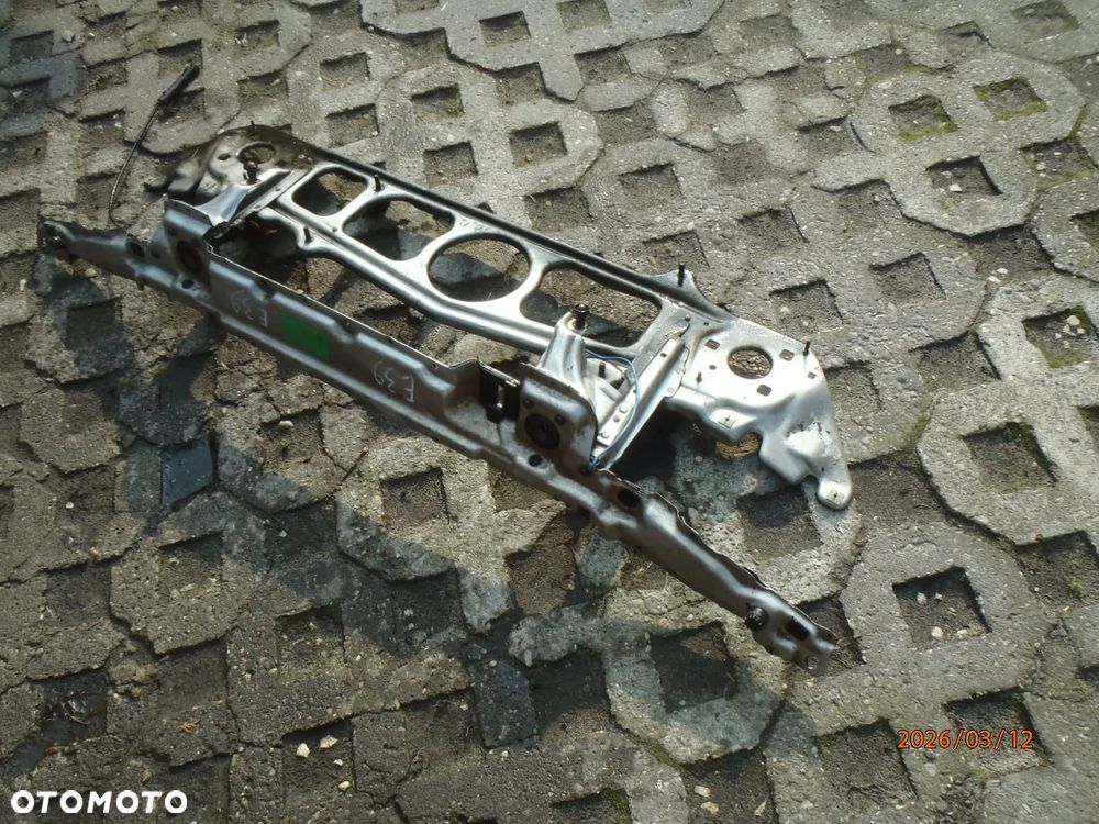 wzmocnienie pas przedni górna belka maski  bmw e39 bez rdzy - 2