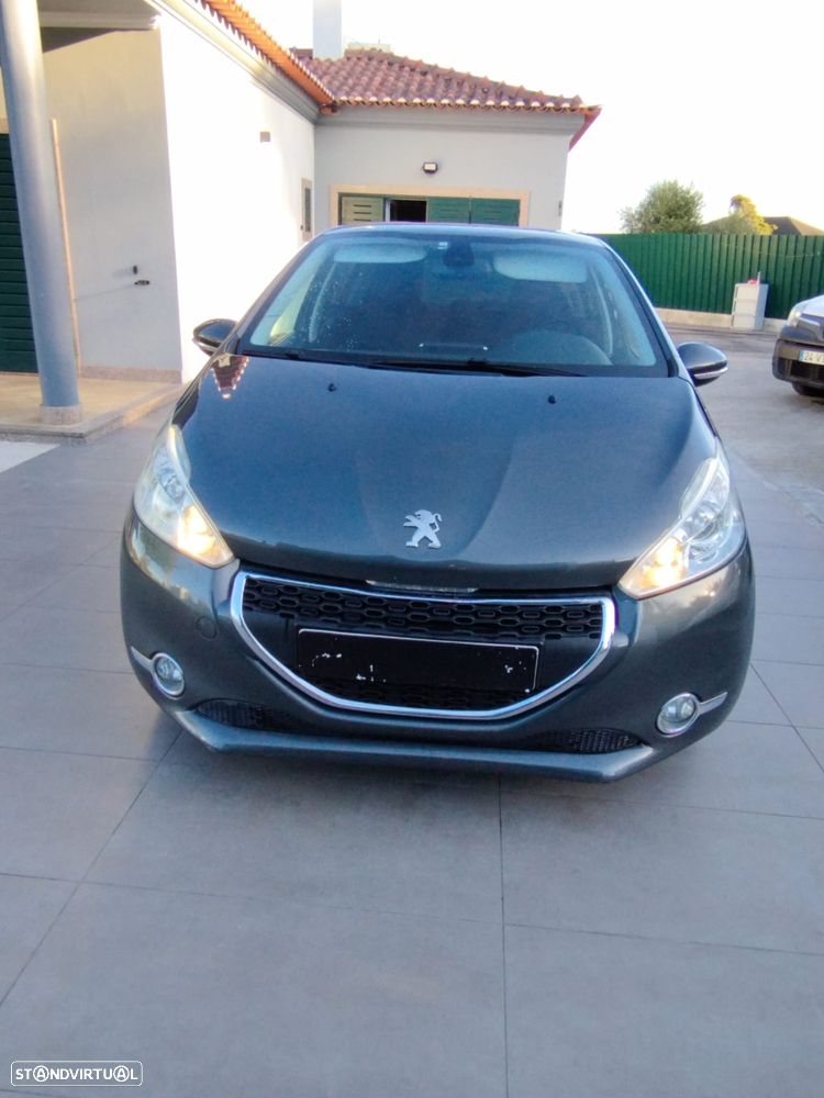 Peugeot 208 - 13