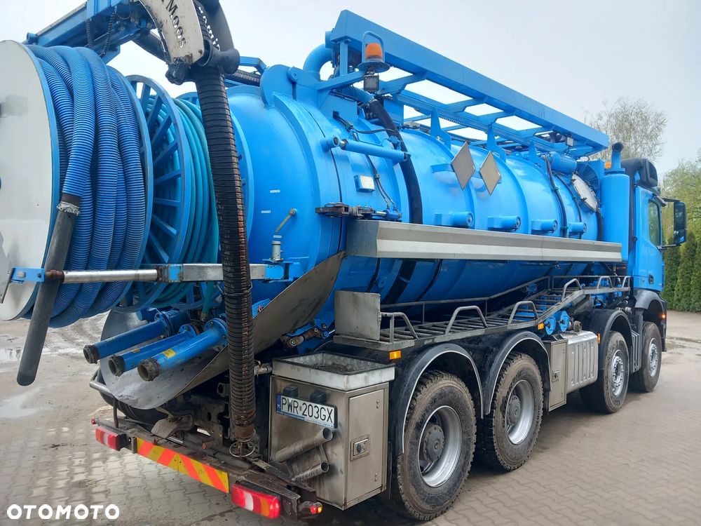 Mercedes-Benz Arocs - 4
