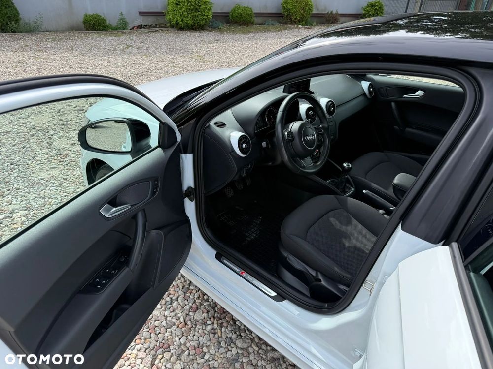 Audi A1 Sportback 1.2 TFSI S line Sportpaket - 11