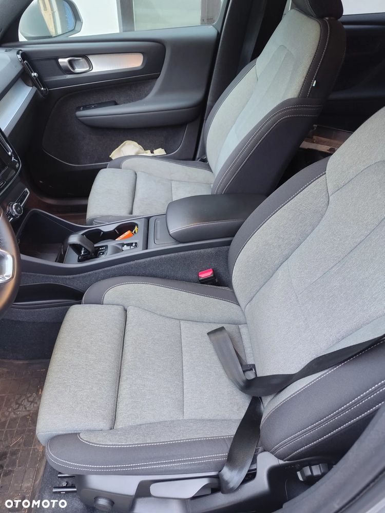 Volvo XC 40 B4 B DKG Plus Bright - 26