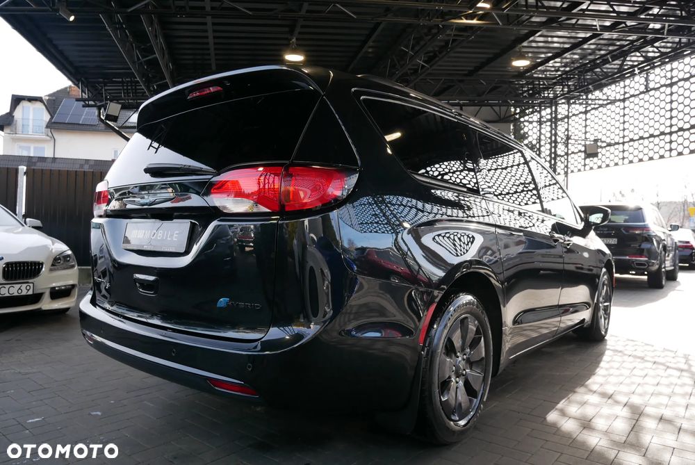 Chrysler Pacifica - 3