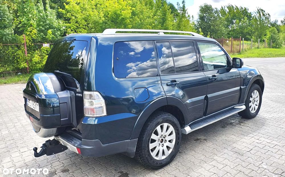 Mitsubishi Pajero - 18