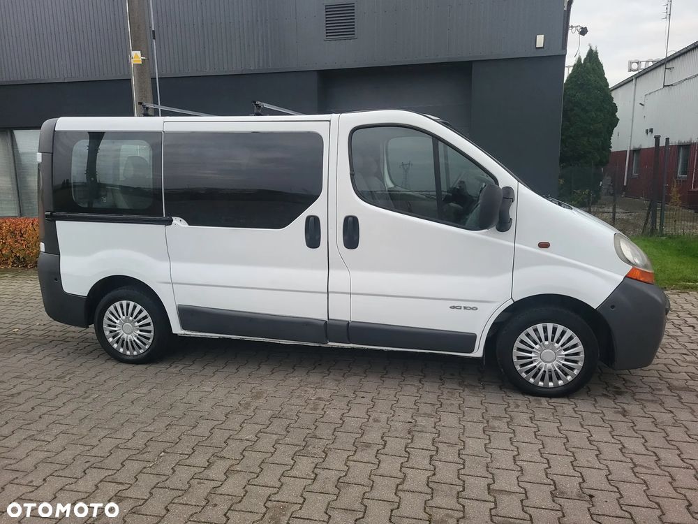 Renault Trafic Passenger - 3