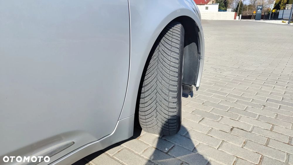 Toyota Avensis 2.0 D-4D Sol - 35