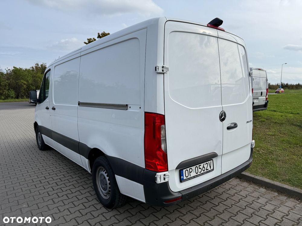 Mercedes-Benz Sprinter - 4