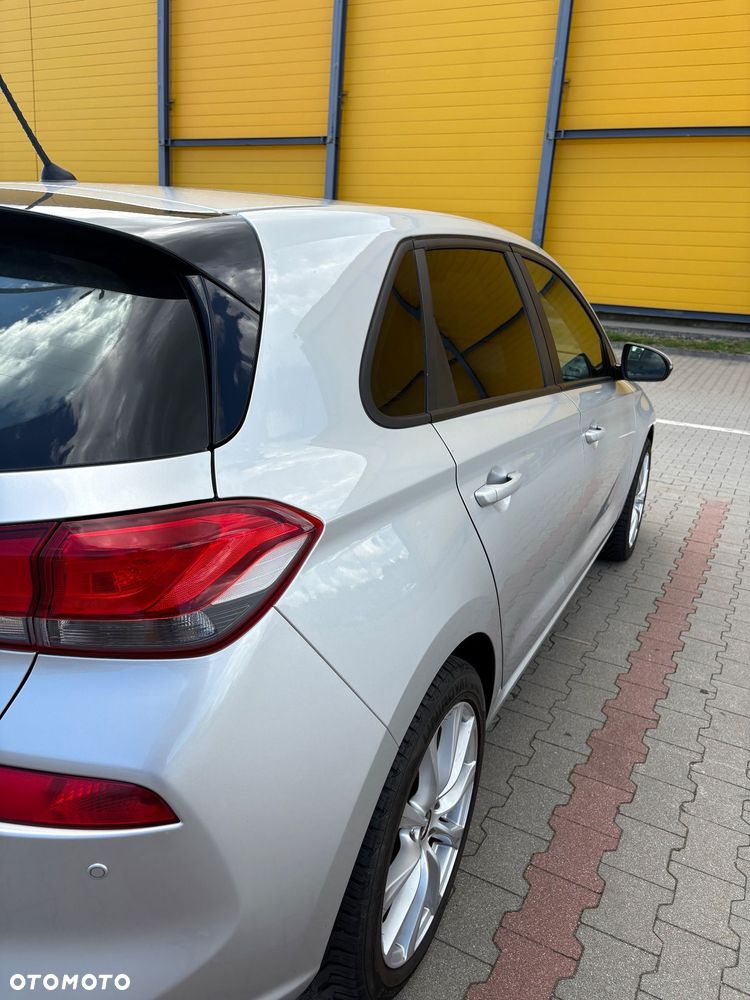 Hyundai i30 1.4 Classic + - 10