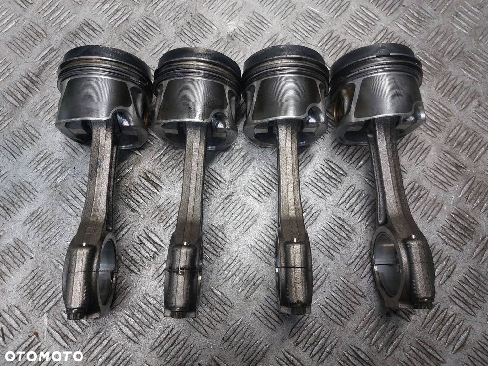 TŁOK + KORBOWÓD KOMPLET 4 SZT AUDI Q5 8R 2.0 TDI CAHA - 8