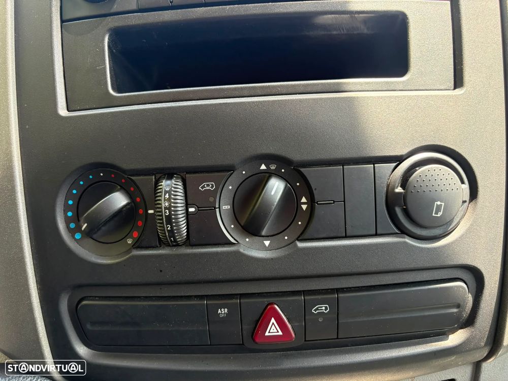 Volkswagen CRAFTER - 11