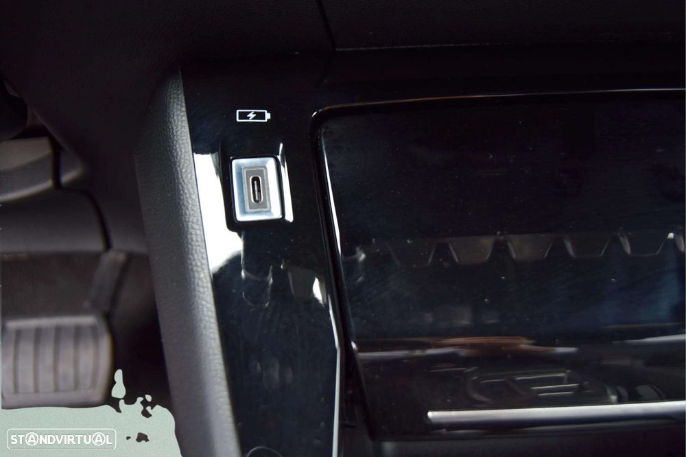 Peugeot 2008 1.2 Hybrid Allure e-DCS6 - 15