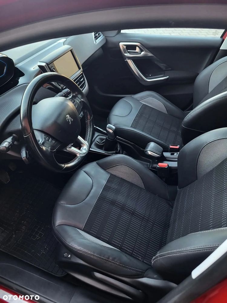 Peugeot 2008 BlueHDi 100 STOP & START Allure - 9