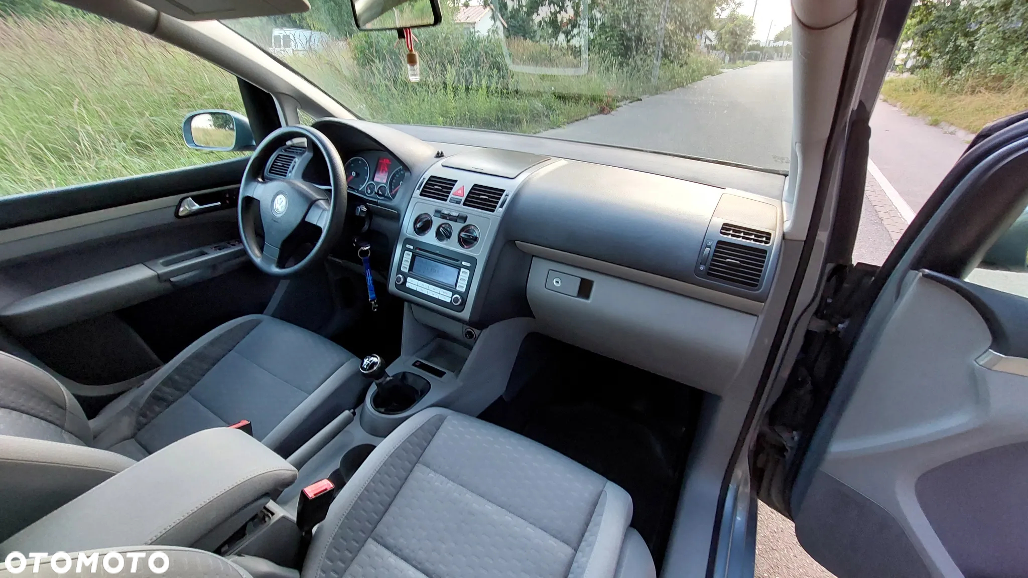 Volkswagen Touran - 24